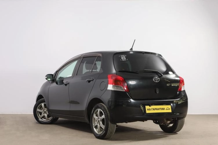 Toyota Vitz 4 из 6