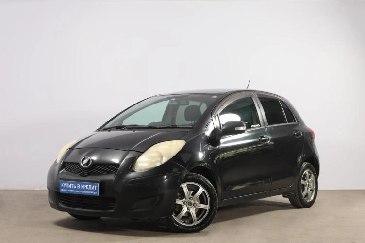 Toyota Vitz 3 из 6