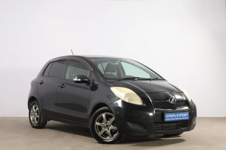 Toyota Vitz 1 из 6