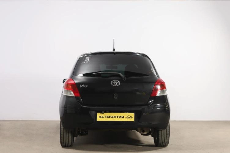Toyota Vitz 5 из 6