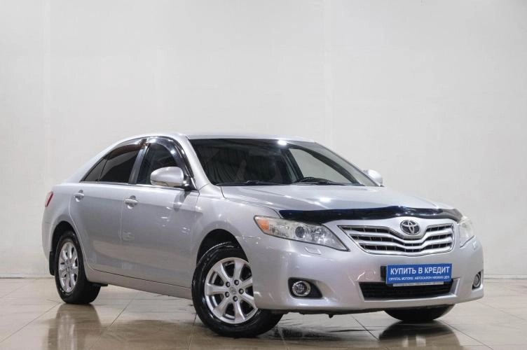 Toyota Camry 1 из 6