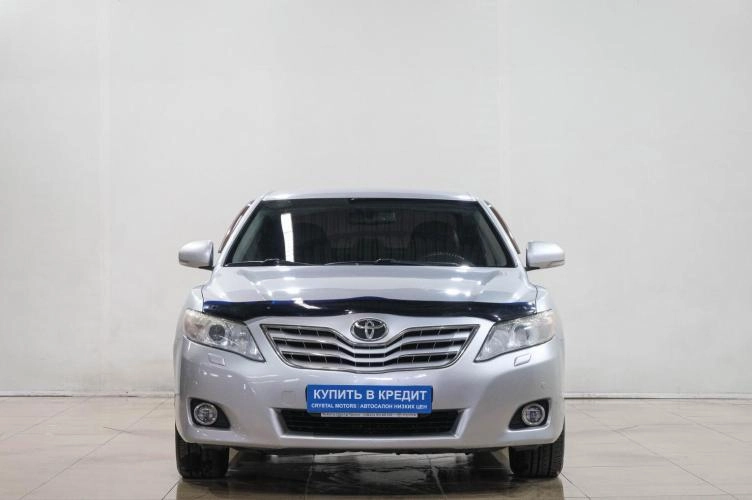 Toyota Camry 2 из 6