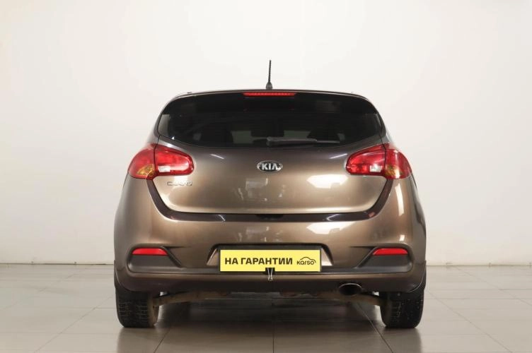 KIA cee'd 5 из 6