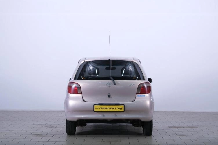 Toyota Vitz 5 из 6