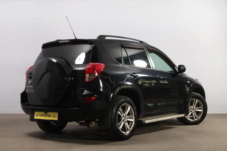 Toyota RAV4 6 из 6