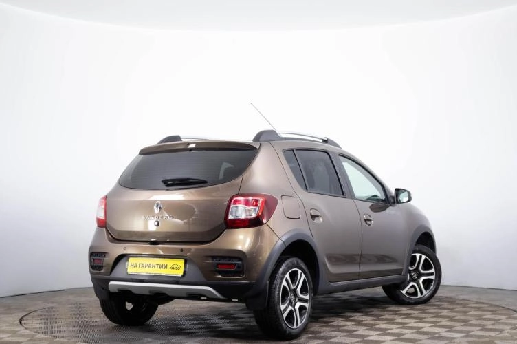 Renault Sandero Stepway 4 из 6