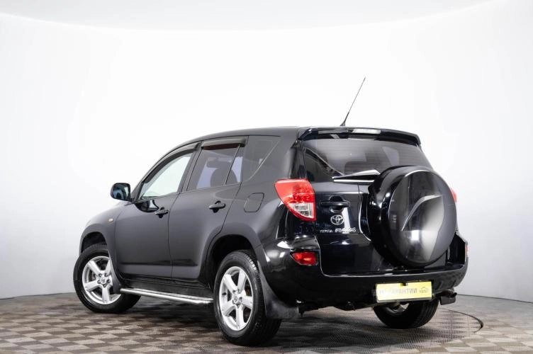 Toyota RAV4 6 из 6