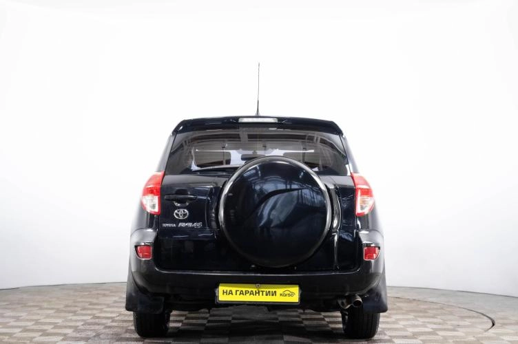 Toyota RAV4 5 из 6