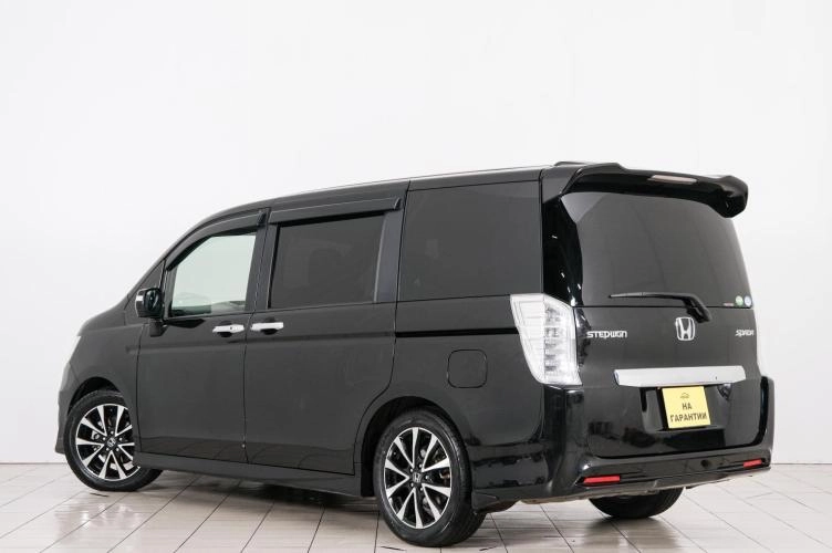 Honda Stepwgn Spada 4 из 6