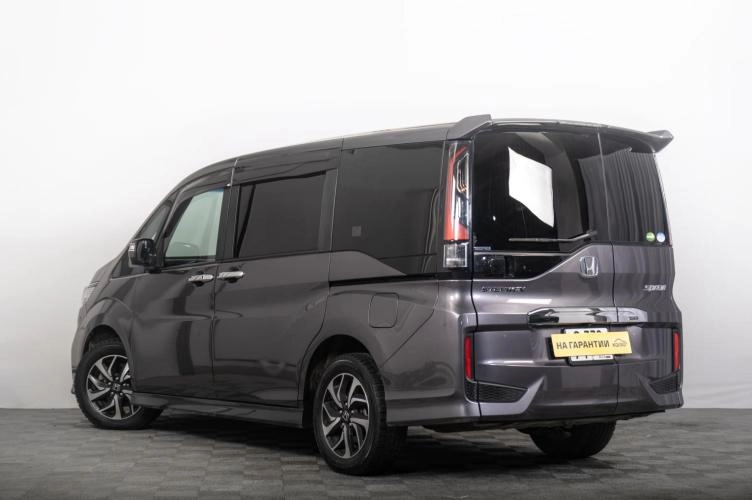 Honda Stepwgn Spada 5 из 6
