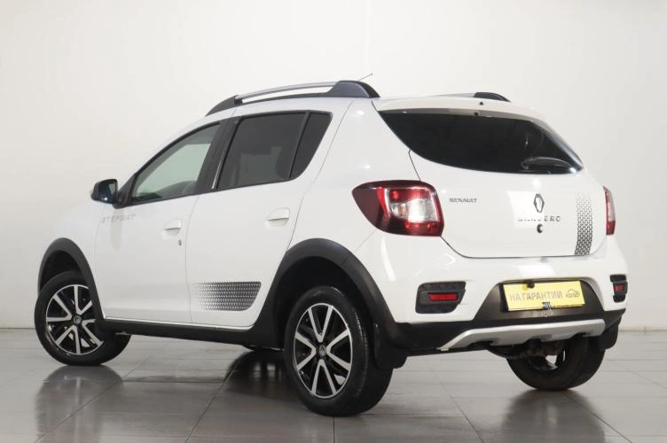 Renault Sandero Stepway 4 из 6