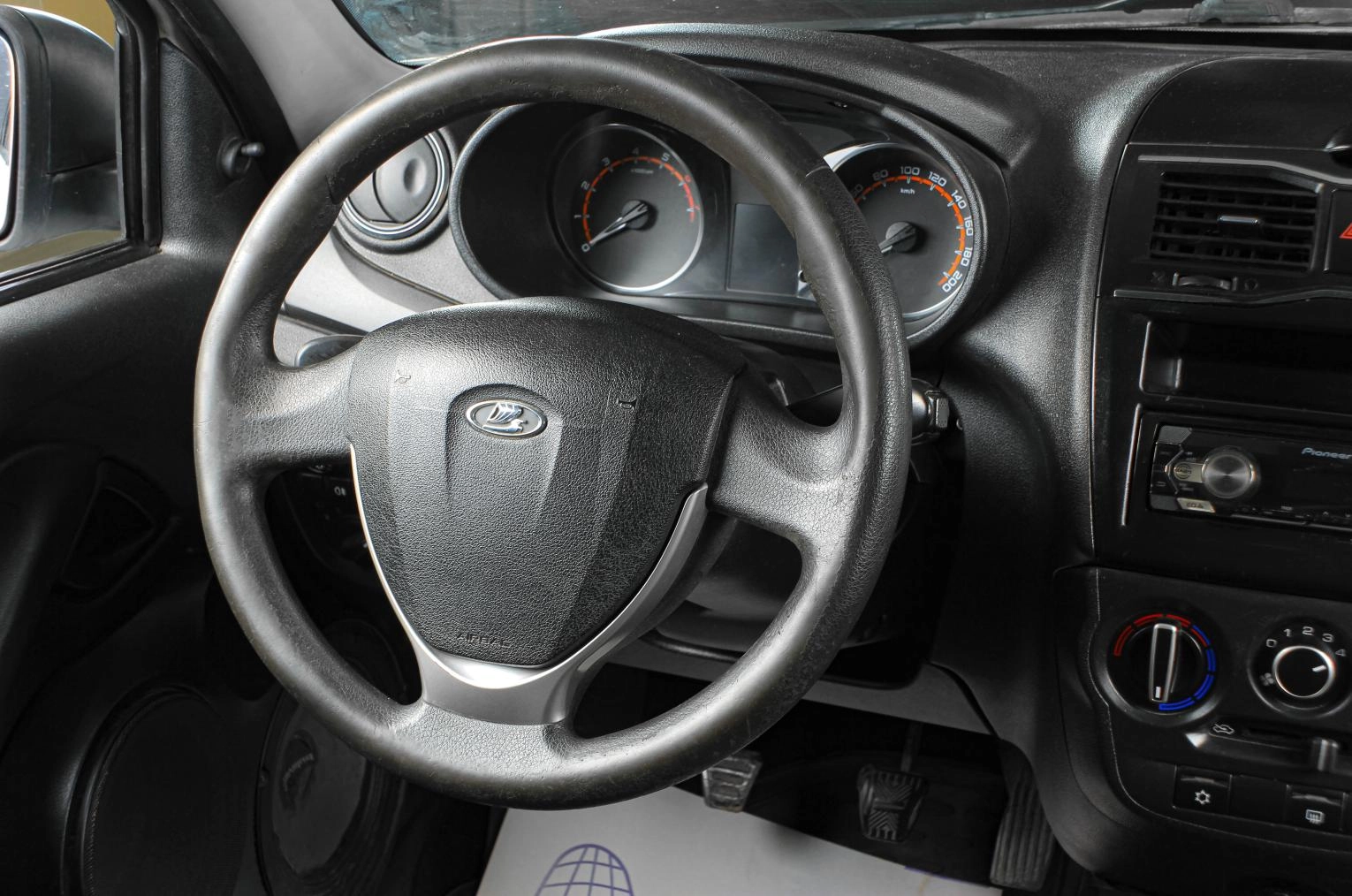 ВАЗ (LADA) Granta 11 из 15