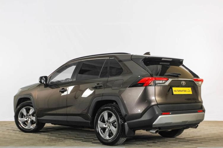Toyota RAV4 4 из 6