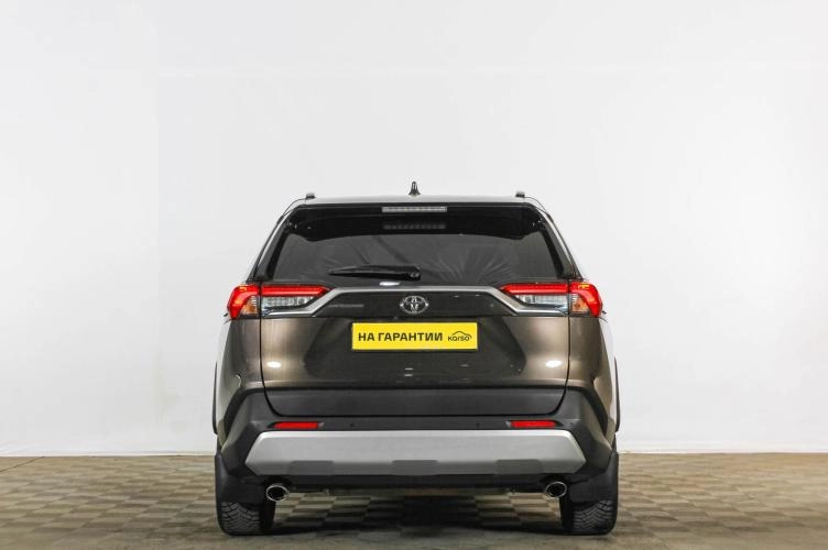 Toyota RAV4 5 из 6