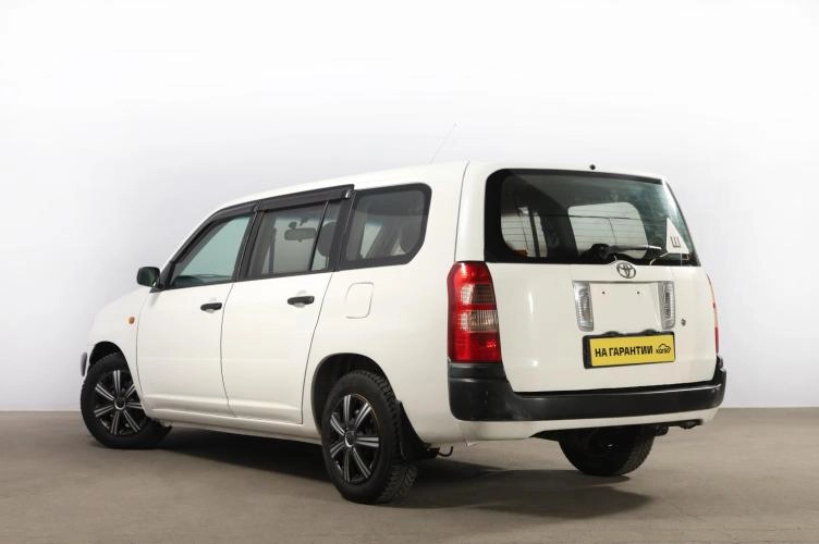 Toyota Succeed 4 из 6