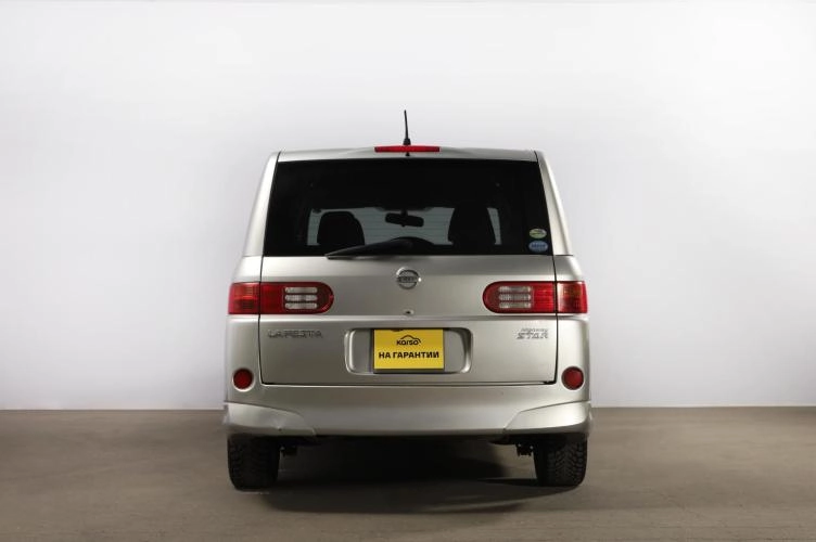 Nissan Lafesta 5 из 6