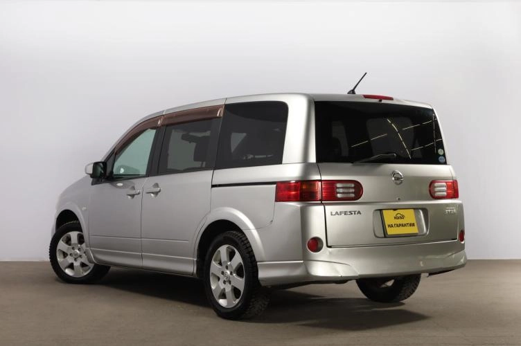 Nissan Lafesta 4 из 6