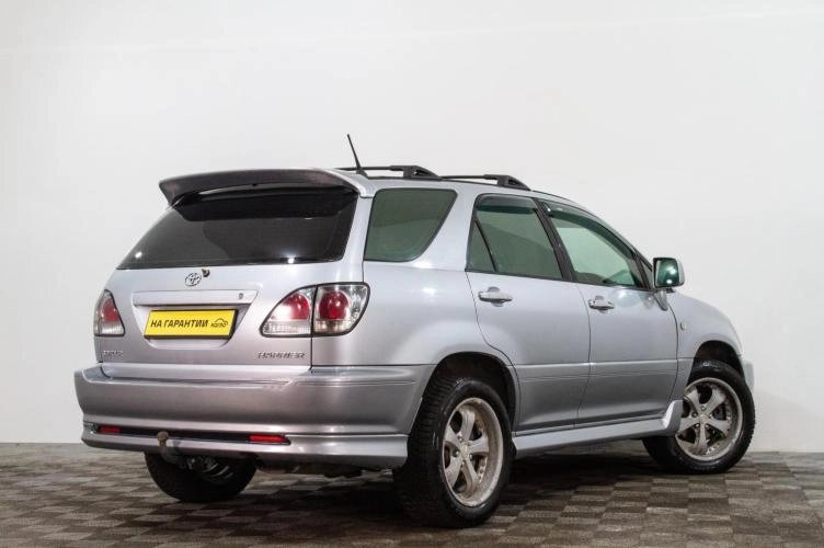 Toyota Harrier 4 из 6