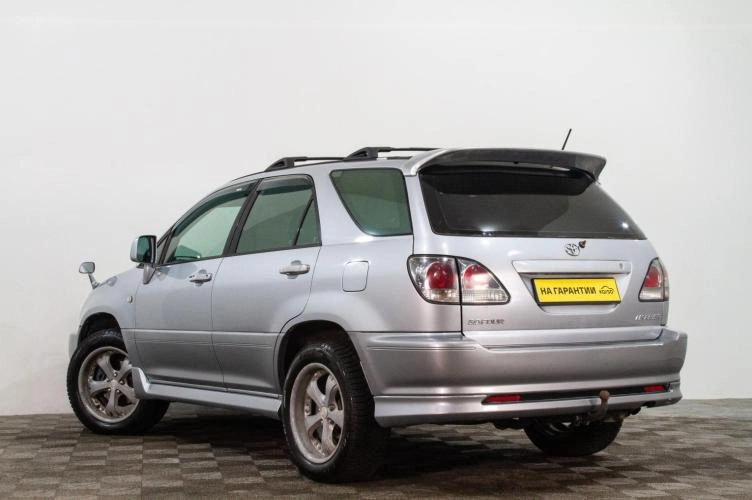 Toyota Harrier 6 из 6