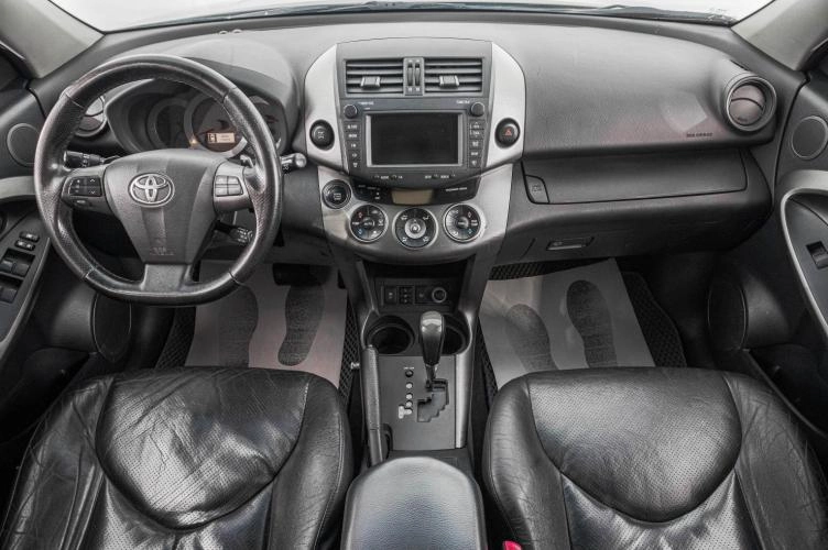 Toyota RAV4 9 из 28
