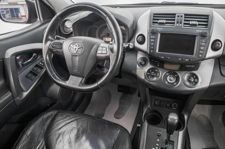 Toyota RAV4 17 из 28