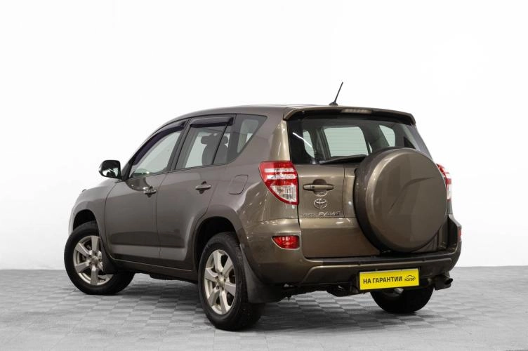 Toyota RAV4 6 из 6