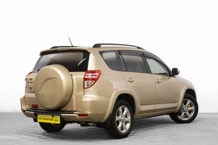 Toyota RAV4 4 из 6