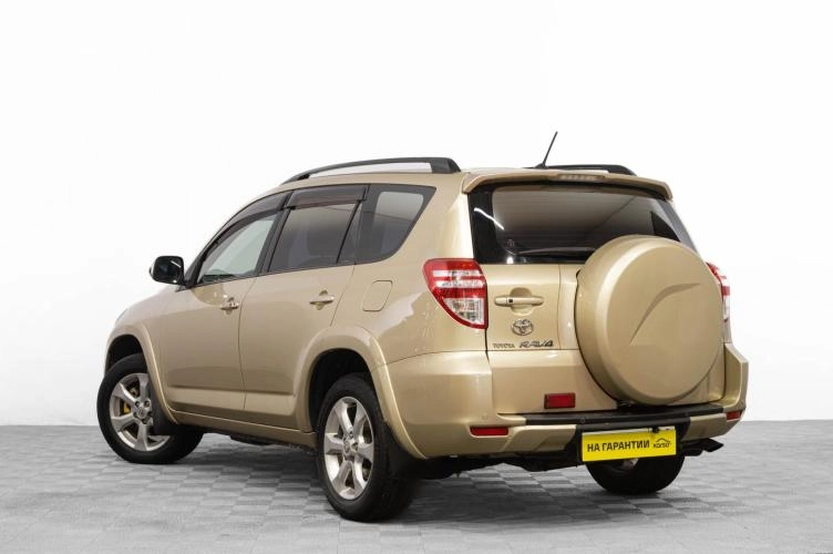 Toyota RAV4 6 из 6