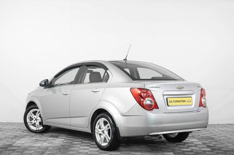 Chevrolet Aveo 4 из 6