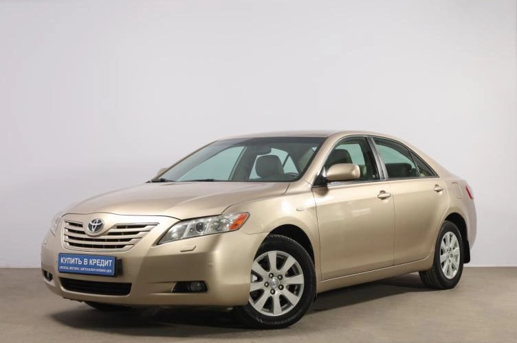 Toyota Camry 3 из 6