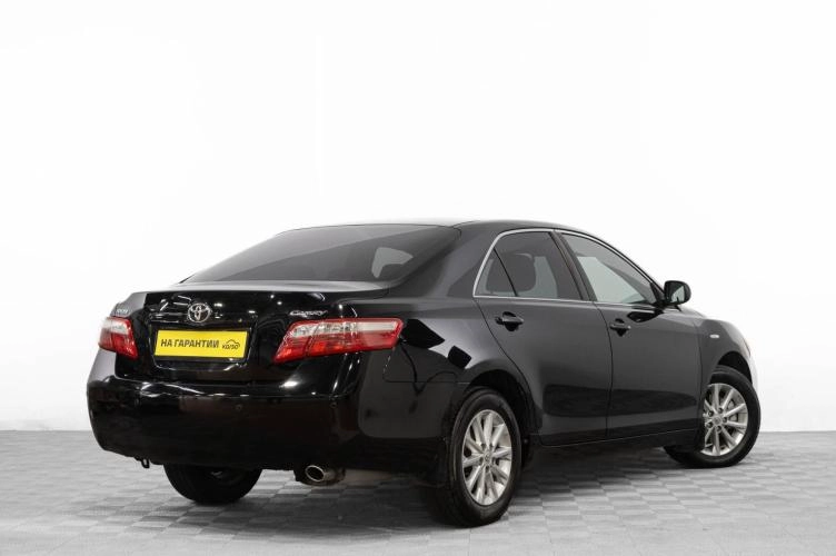 Toyota Camry 4 из 6