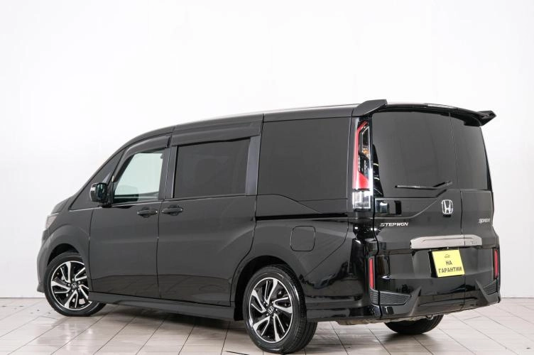 Honda Stepwgn Spada 4 из 6