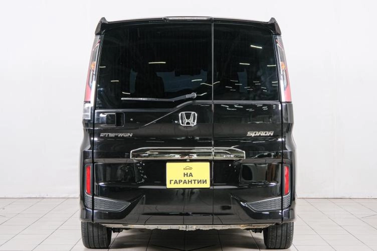 Honda Stepwgn Spada 5 из 6