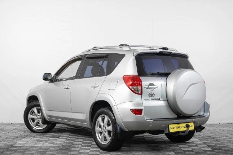 Toyota RAV4 4 из 6