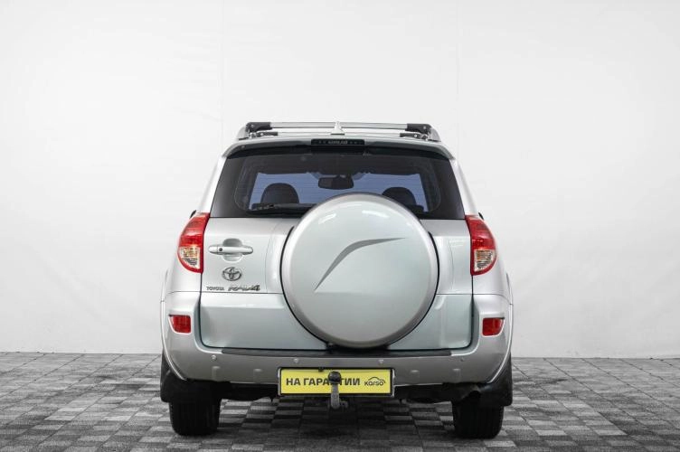 Toyota RAV4 5 из 6