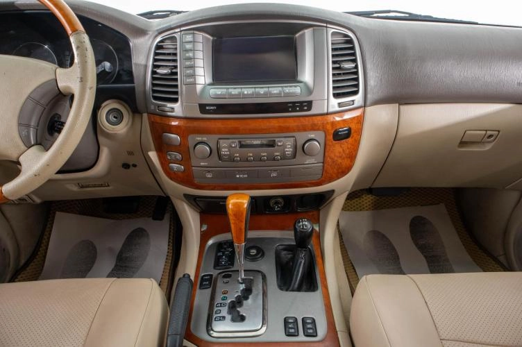Lexus LX 20 из 30