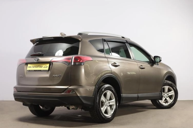Toyota RAV4 6 из 6