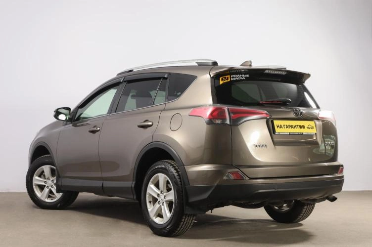 Toyota RAV4 4 из 6