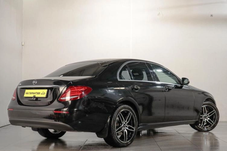 Mercedes-Benz E-класс 6 из 6