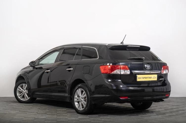 Toyota Avensis 4 из 6