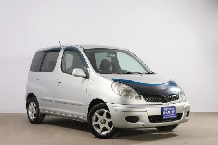 Toyota Funcargo 1 из 6