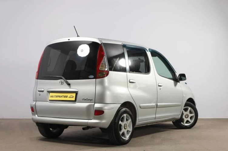 Toyota Funcargo 6 из 6