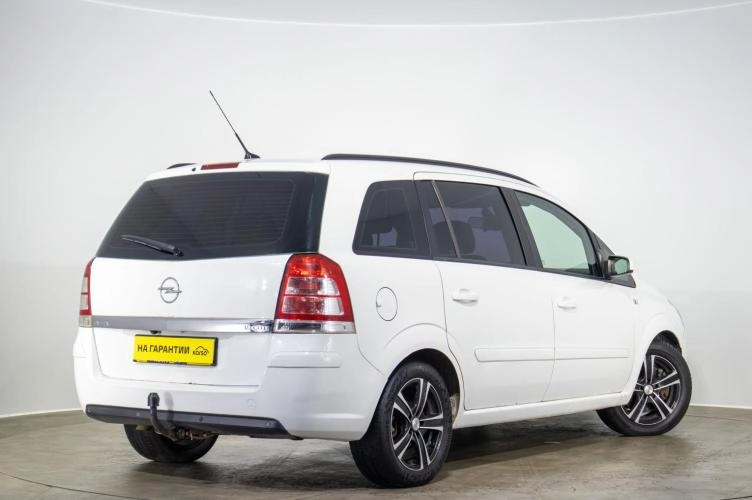Opel Zafira 4 из 6