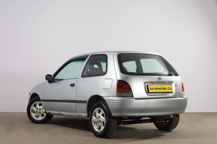Toyota Starlet 4 из 6