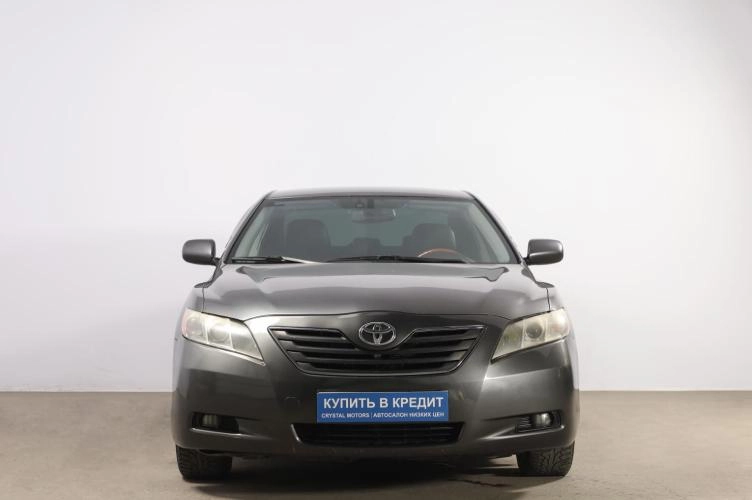 Toyota Camry 2 из 6