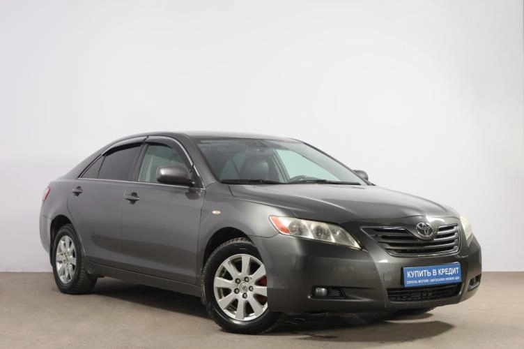 Toyota Camry 1 из 6