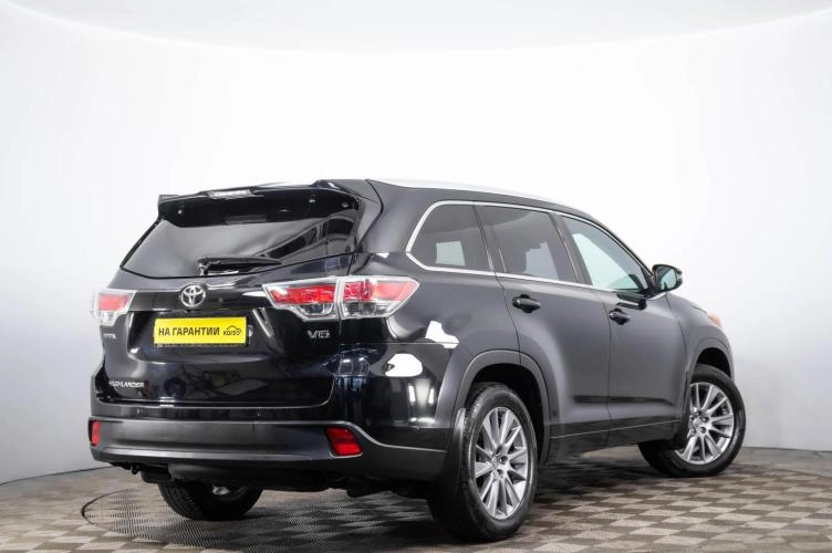 Toyota Highlander 4 из 6