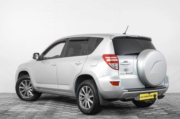 Toyota RAV4 4 из 6