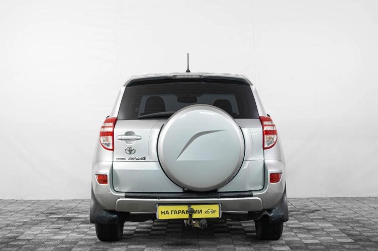 Toyota RAV4 5 из 6