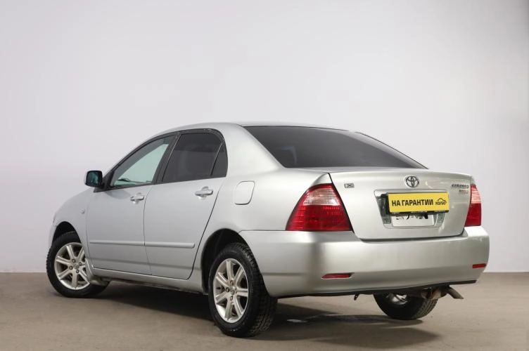 Toyota Corolla 4 из 6